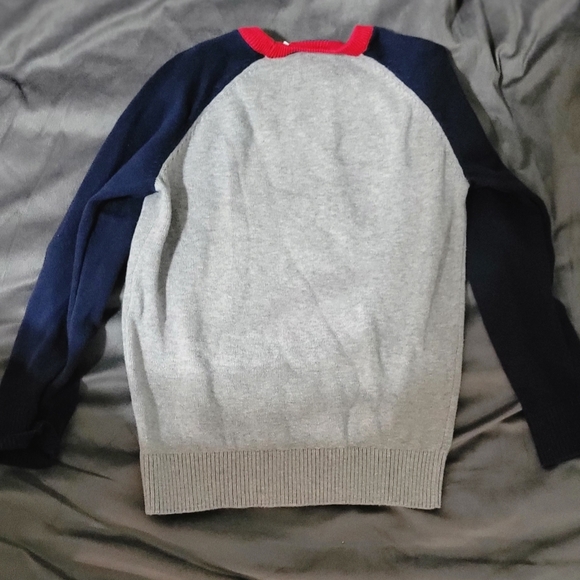 Lightly worn kids sweater - Picture 2 of 3